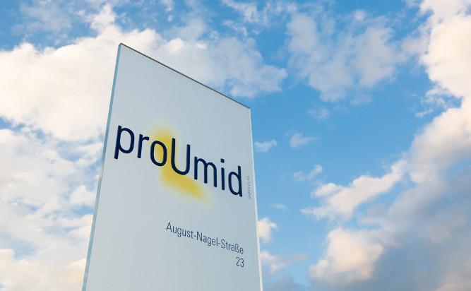 Firmenschild der ProUmid GmbH & Co. KG