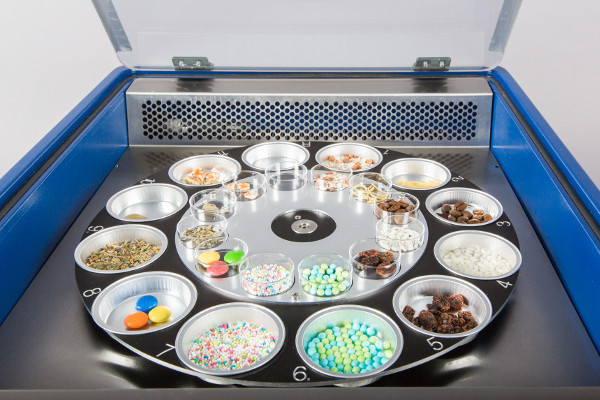 Vsorp with the 11 sample tray mounted with food samples for DVS